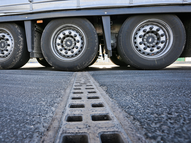 Liebherr Monoblock Truck